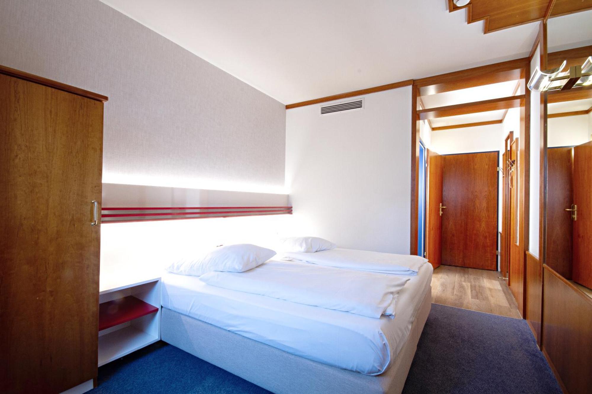 Vienna Sporthotel Bagian luar foto