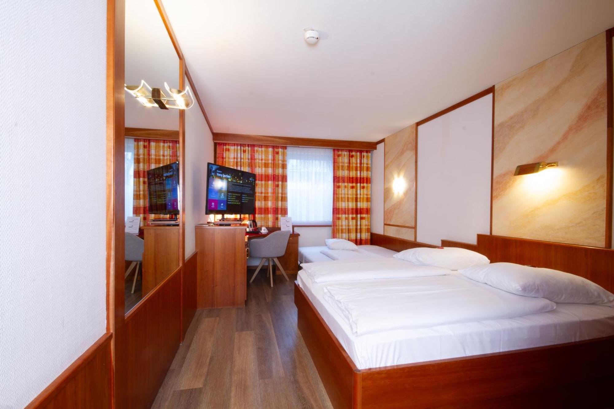 Vienna Sporthotel Bagian luar foto
