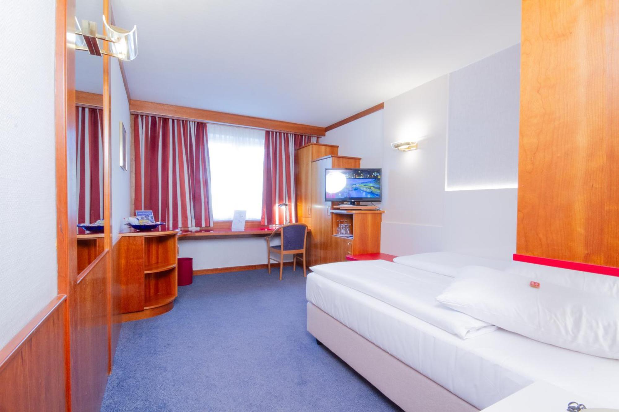 Vienna Sporthotel Bagian luar foto