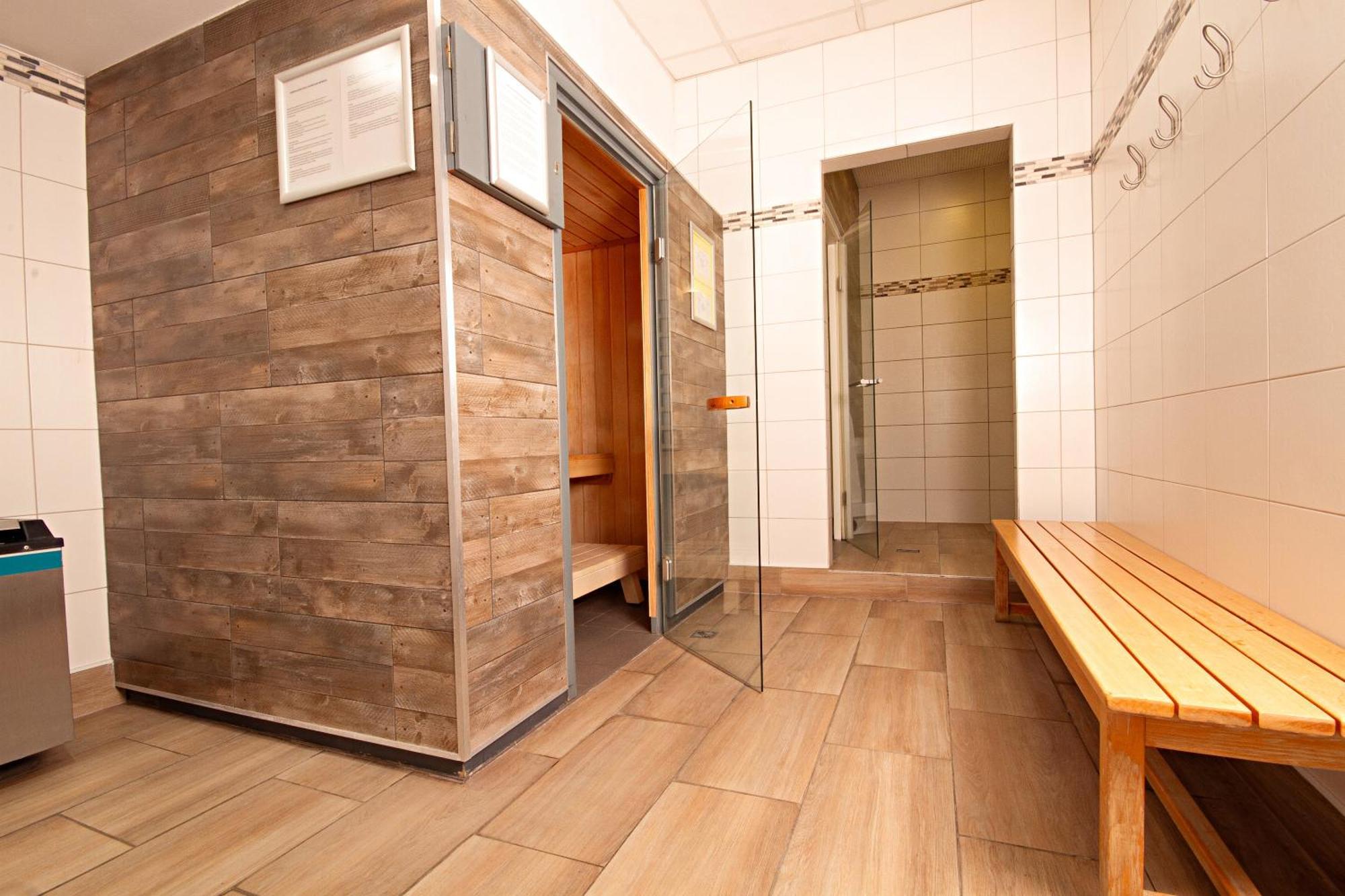 Vienna Sporthotel Bagian luar foto