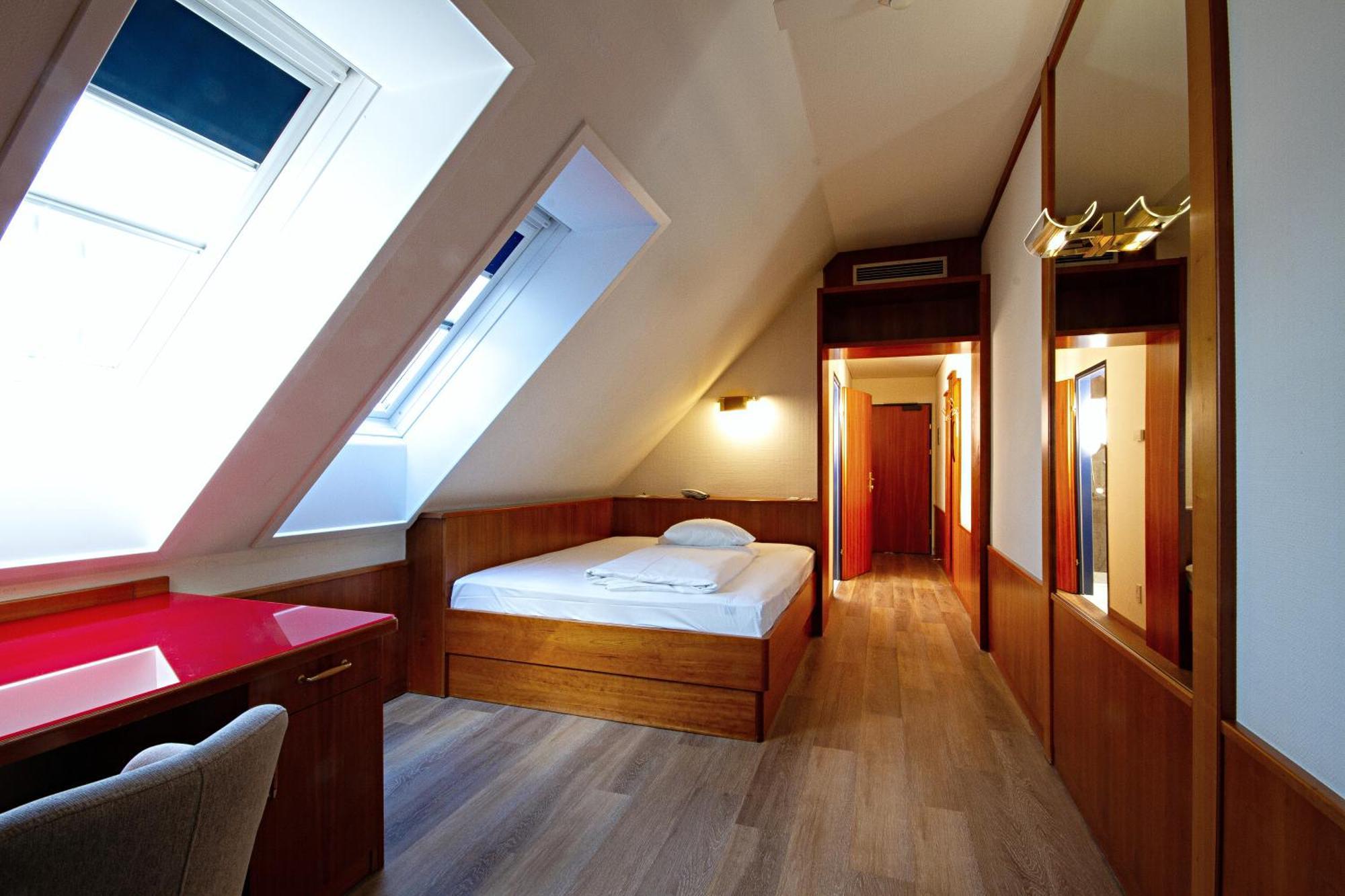 Vienna Sporthotel Bagian luar foto