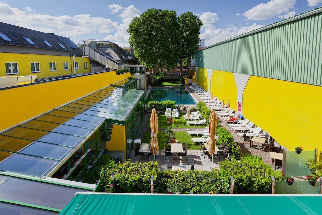 Vienna Sporthotel Bagian luar foto